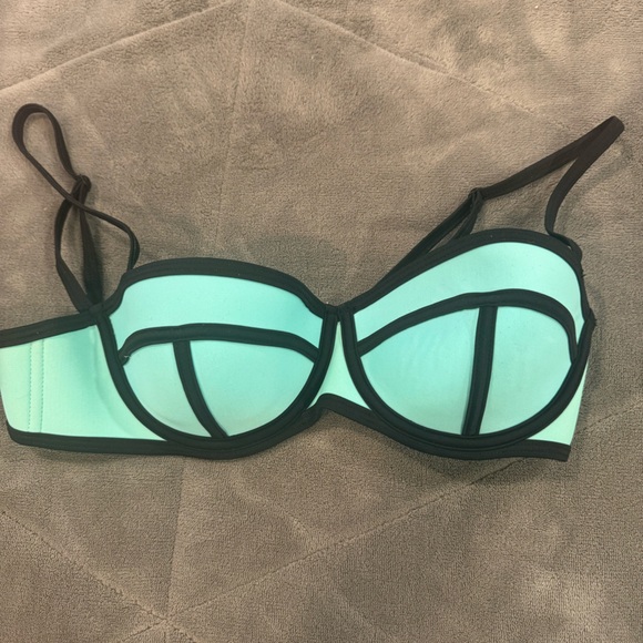 triangl bathing suit from the 2000s - Picture 1 of 3